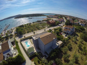 Гостиница Apartment Lux More  Медулин